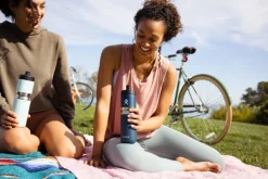 HydroFlask Wide Insulated Sport Bottle eristetty sporttipullo, 591 ml, tummansininen Hot