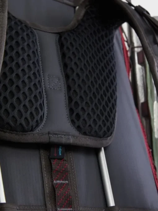 Klättermusen Raido 2.0 Backpack reppu, 55L, mustaharmaa Sale