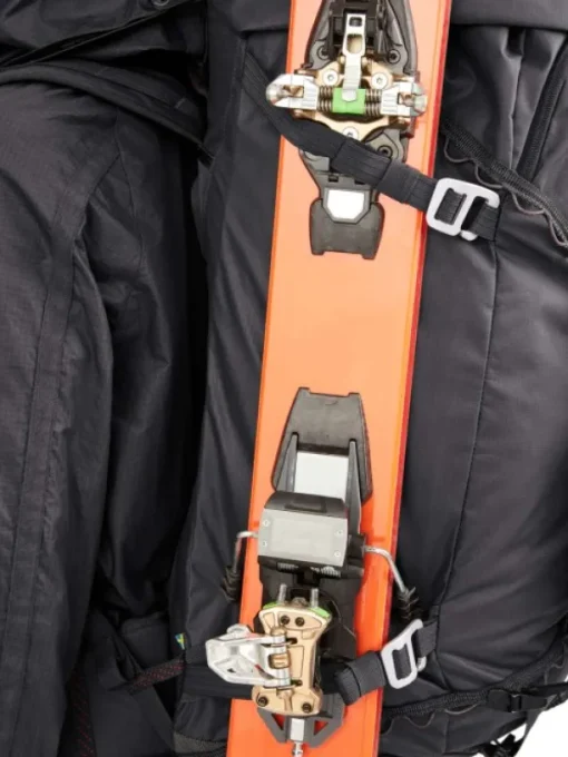 Klättermusen Trud Backpack reppu, 44L, mustaharmaa Outlet